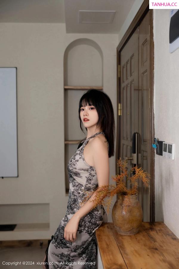   [XiuRen]高清写真图 2024.04.23 No.8434 唐安诺 性感美腿第6张图片
